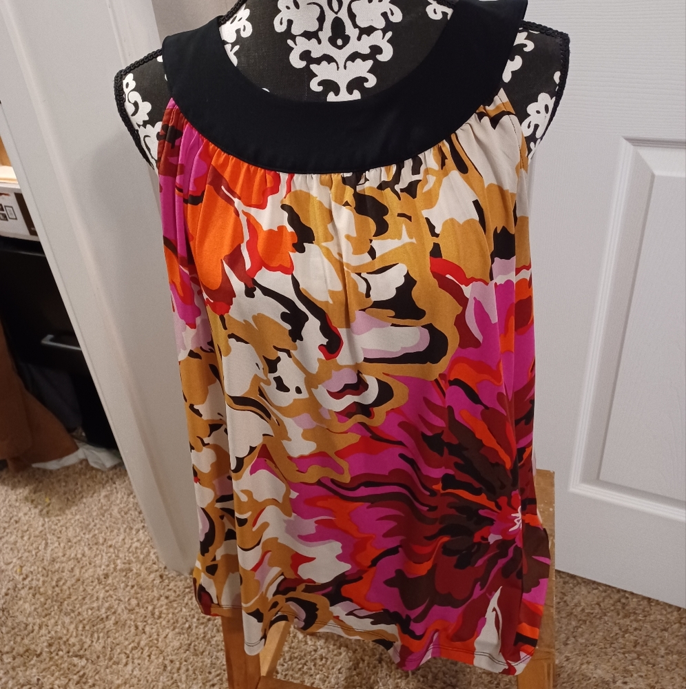 Black and flowers swing tank